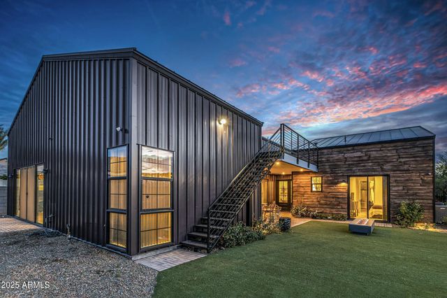 908 W CALDWELL Street, Phoenix, AZ 85041