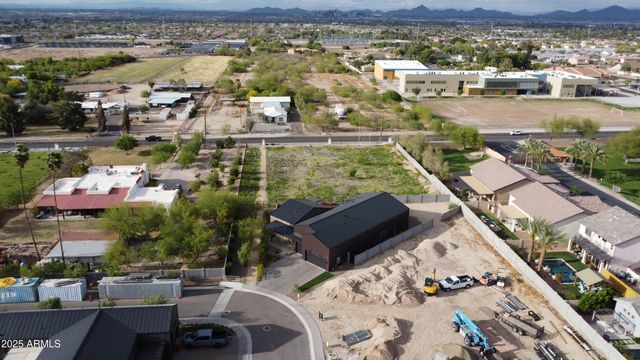 908 W CALDWELL Street, Phoenix, AZ 85041