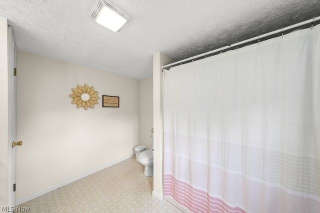6175 Downs Road NW, Warren, OH 44481