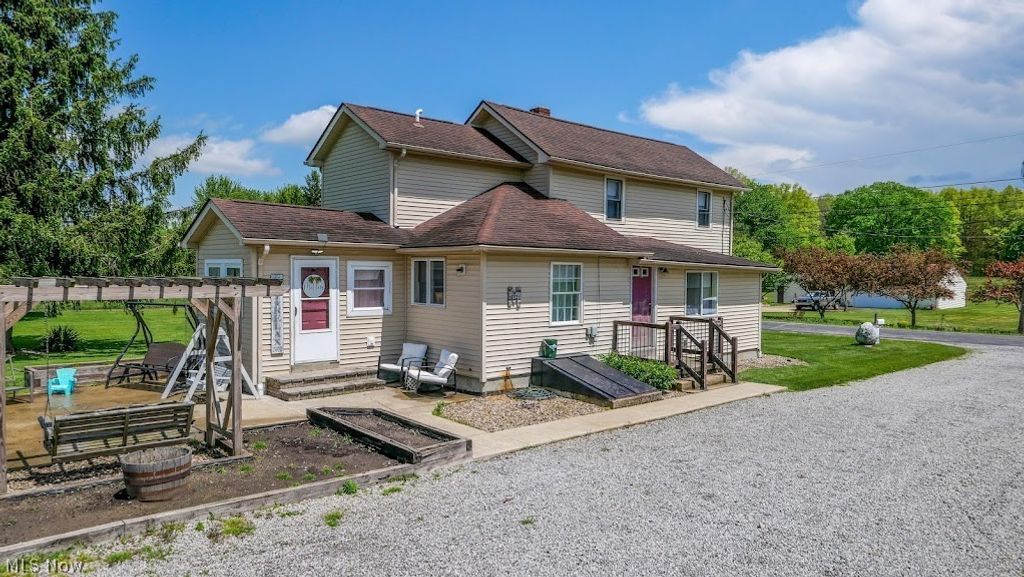 6175 Downs Road NW, Warren, OH 44481