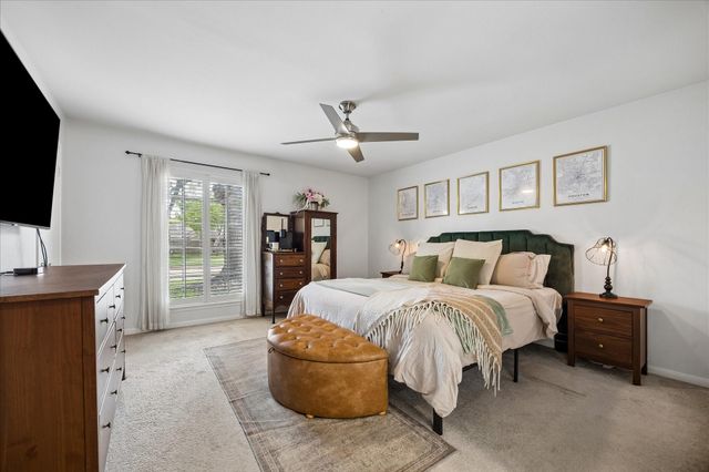 1734 Ashford Hollow Lane, Houston, TX 77077