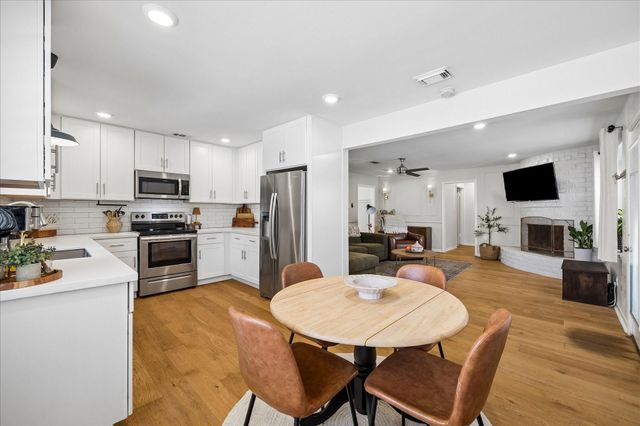 1734 Ashford Hollow Lane, Houston, TX 77077