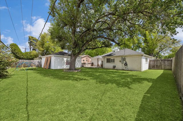 1734 Ashford Hollow Lane, Houston, TX 77077