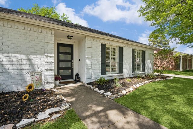 1734 Ashford Hollow Lane, Houston, TX 77077