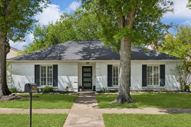 1734 Ashford Hollow Lane, Houston, TX 77077