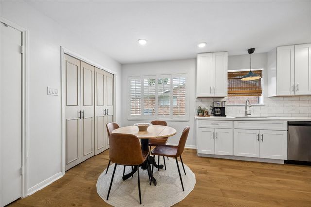 1734 Ashford Hollow Lane, Houston, TX 77077