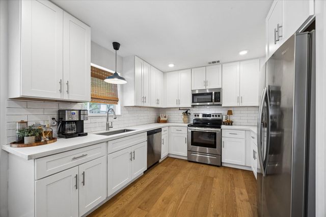 1734 Ashford Hollow Lane, Houston, TX 77077