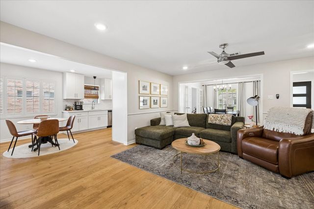 1734 Ashford Hollow Lane, Houston, TX 77077