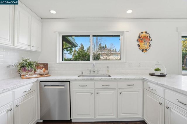 152 152 Walford Dr, Moraga, CA 94556