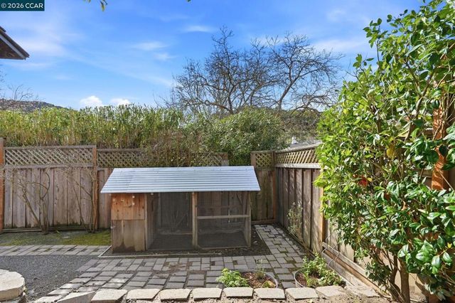 152 152 Walford Dr, Moraga, CA 94556