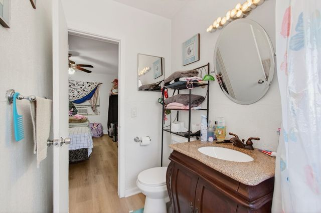 512 N 9th Avenue N, Lake Worth Beach, FL 33460