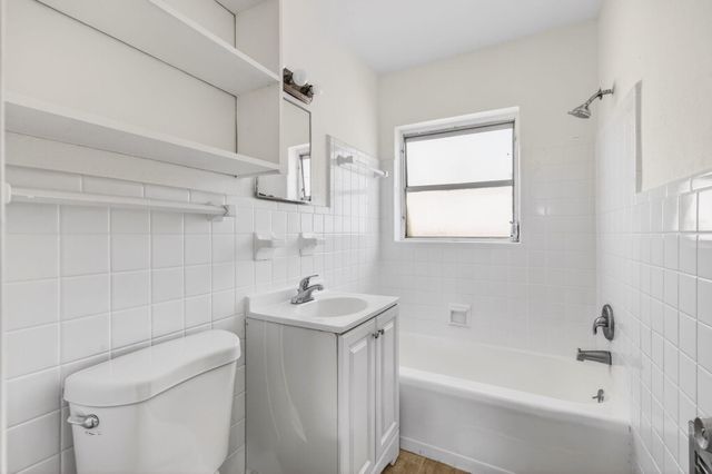 512 N 9th Avenue N, Lake Worth Beach, FL 33460