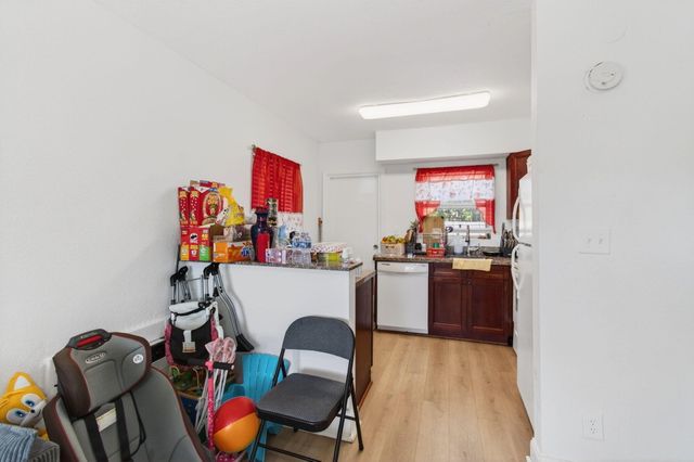 512 N 9th Avenue N, Lake Worth Beach, FL 33460