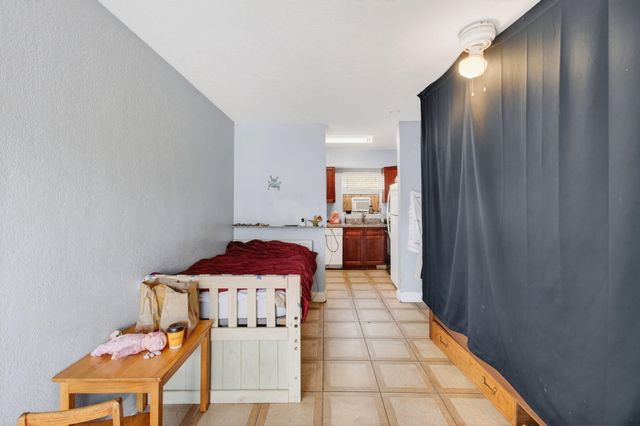 512 N 9th Avenue N, Lake Worth Beach, FL 33460