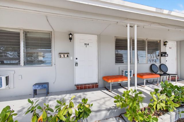 512 N 9th Avenue N, Lake Worth Beach, FL 33460