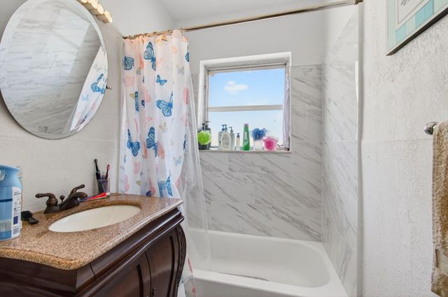 512 N 9th Avenue N, Lake Worth Beach, FL 33460