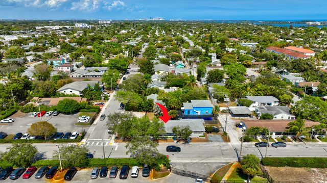512 N 9th Avenue N, Lake Worth Beach, FL 33460