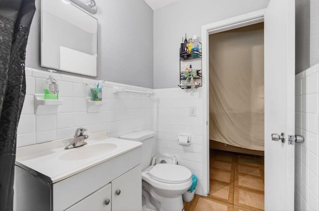 512 N 9th Avenue N, Lake Worth Beach, FL 33460