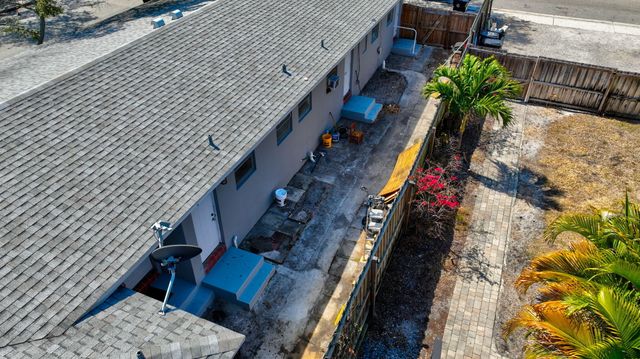 512 N 9th Avenue N, Lake Worth Beach, FL 33460