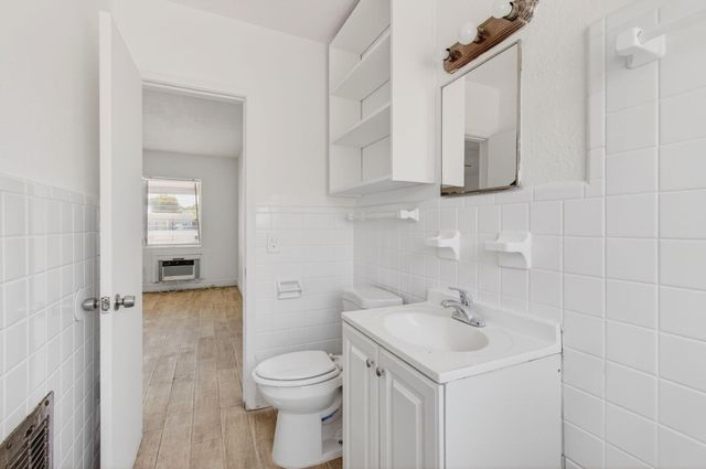 512 N 9th Avenue N, Lake Worth Beach, FL 33460