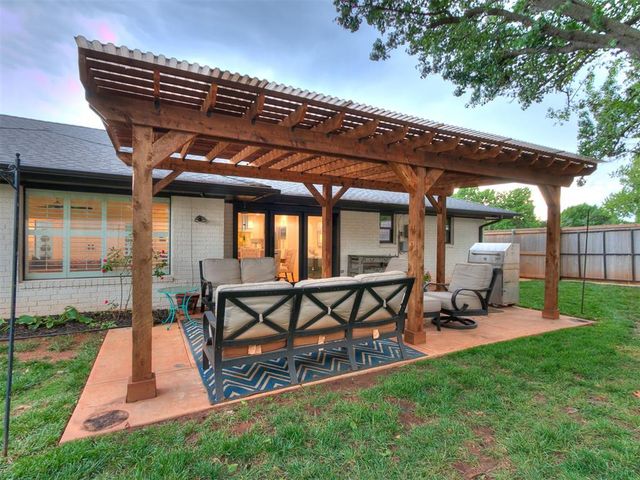 12108 S Quail Creek Road, Oklahoma City, OK 73120