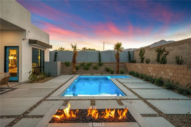 80 Lineta Way, La Quinta, CA 92253