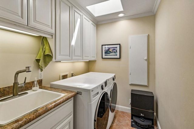 1068 Rose Avenue, Mountain View, CA 94040