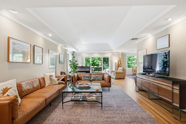 232 Allandale Rd 3A, Boston, MA 02467