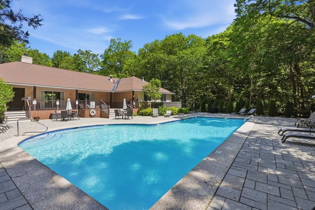 232 Allandale Rd 3A, Boston, MA 02467