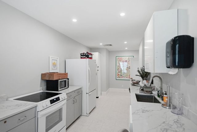 232 Allandale Rd 3A, Boston, MA 02467