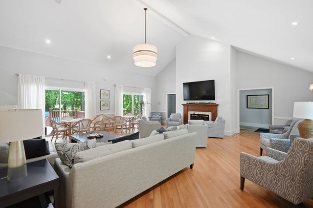 232 Allandale Rd 3A, Boston, MA 02467