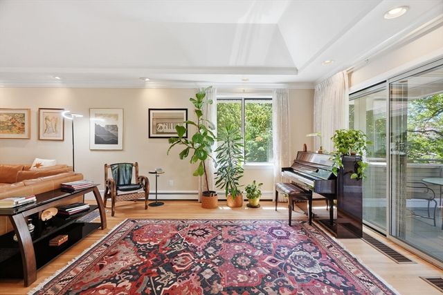 232 Allandale Rd 3A, Boston, MA 02467