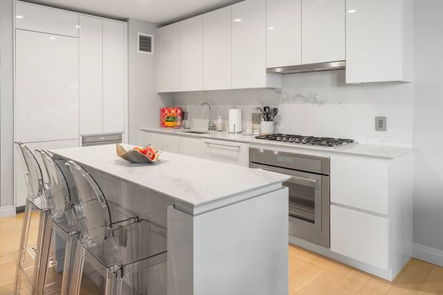 133 Seaport Boulevard 716, Boston, MA 02210