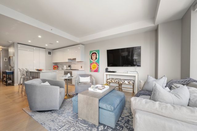 133 Seaport Boulevard 716, Boston, MA 02210