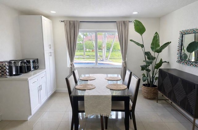 3701 NW 114th Ave, Coral Springs, FL 33065