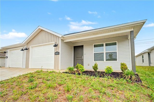 6609 & 6611 NW Altus Street, Bentonville, AR 72713
