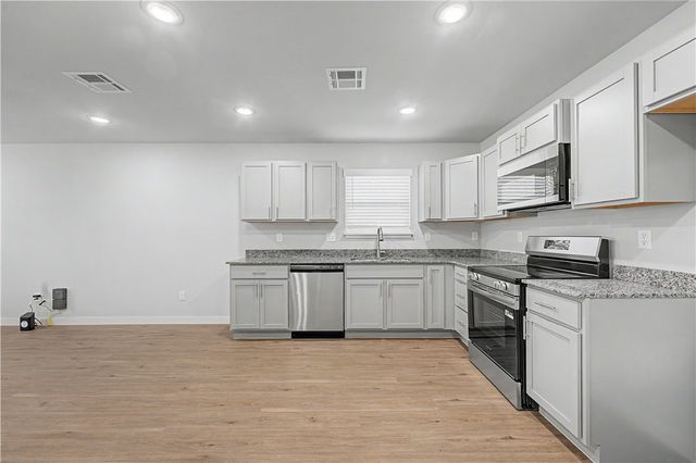 6609 & 6611 NW Altus Street, Bentonville, AR 72713