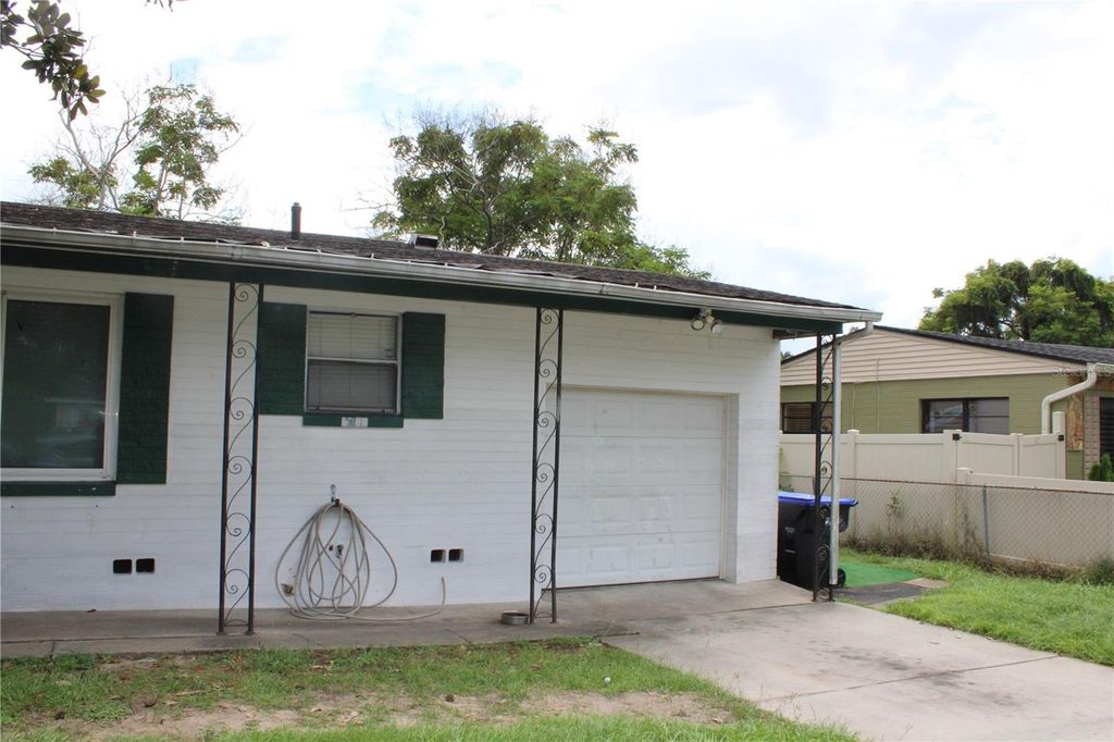 Image 3 of property listing at 1638 GRAND STREET, Orlando, FL 32805