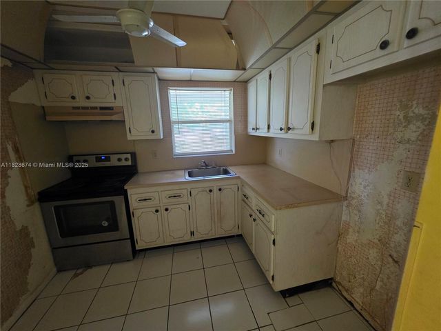 3635 SW Natura Ave, Deerfield Beach, FL 33441