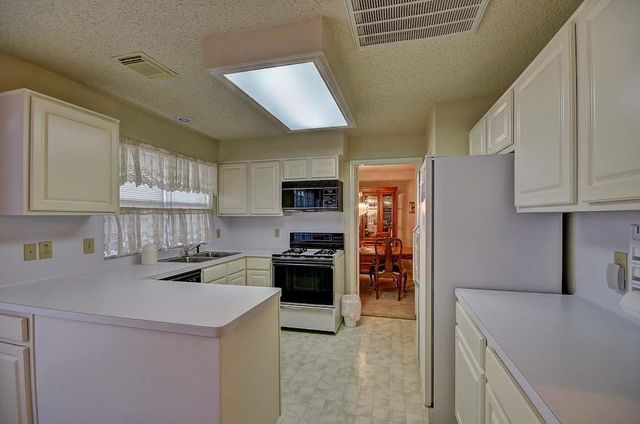 191 Dreamweaver, The Woodlands, TX 77380
