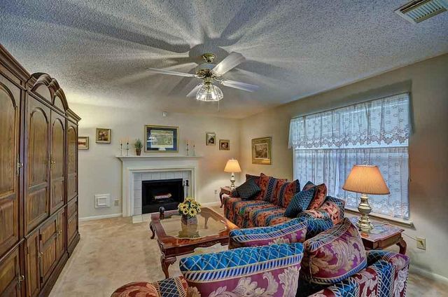 191 Dreamweaver, The Woodlands, TX 77380