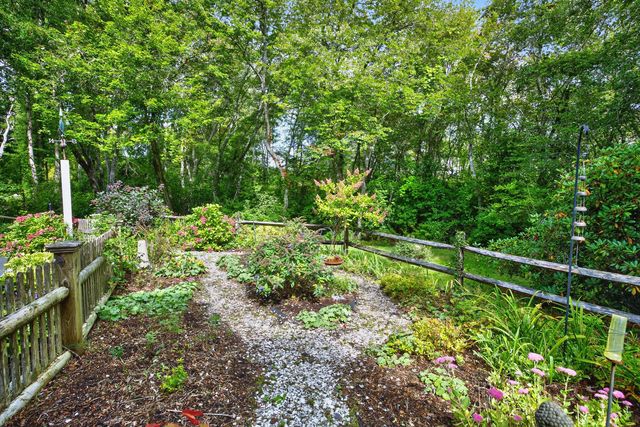 8 Rowley Lane, Yarmouth Port, MA 02675