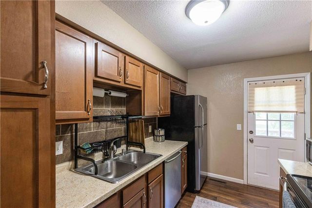 210 E Swisher Drive, Clinton, MO 64735