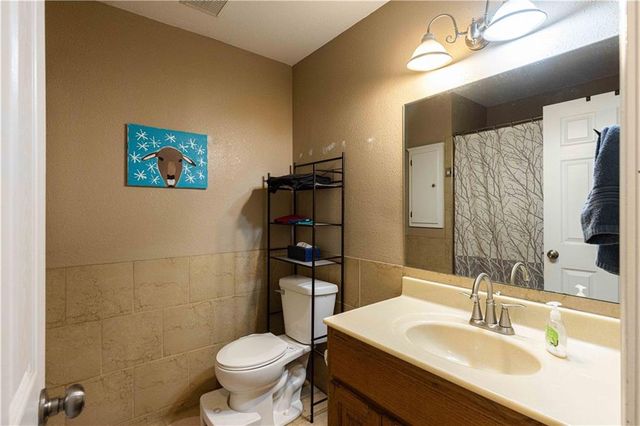 210 E Swisher Drive, Clinton, MO 64735