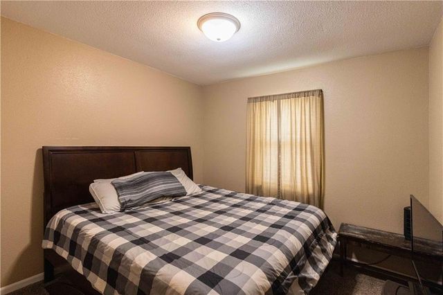210 E Swisher Drive, Clinton, MO 64735