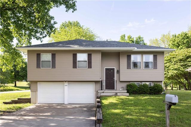 210 E Swisher Drive, Clinton, MO 64735