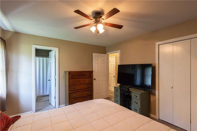 210 E Swisher Drive, Clinton, MO 64735