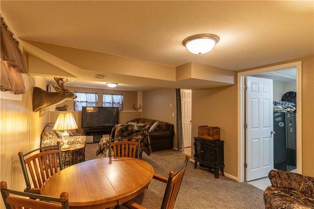 210 E Swisher Drive, Clinton, MO 64735