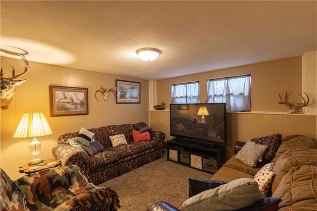 210 E Swisher Drive, Clinton, MO 64735