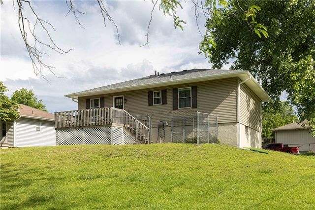 210 E Swisher Drive, Clinton, MO 64735